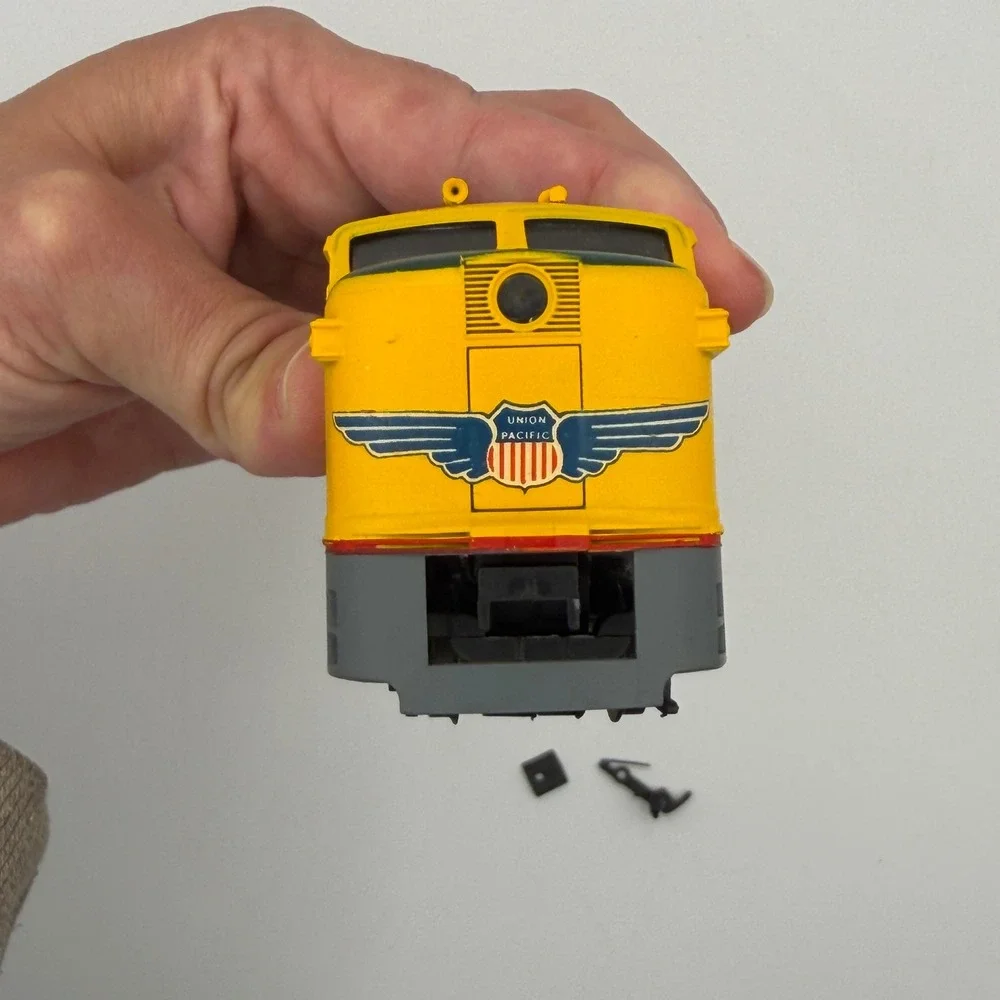 Frateschi HO Scale Union Pacific Diesel Locomotive 1634 Yellow Vintage FA-1 3012